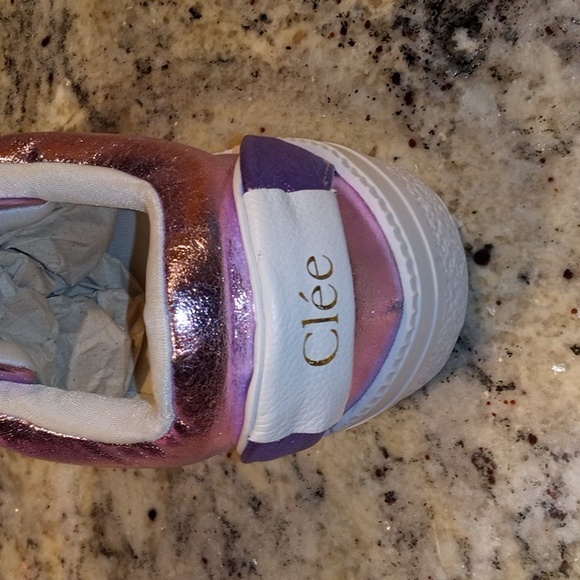 Clee - Picture 2 of 3